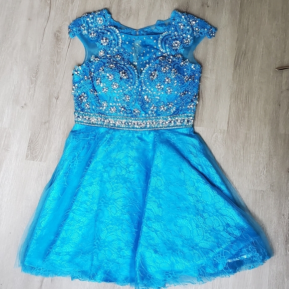 Dress - Picture 1 of 8